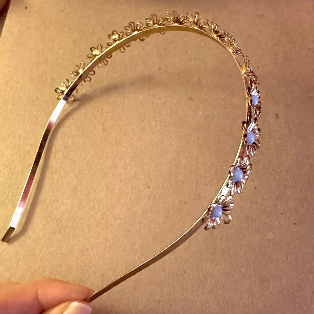 FREE🌟Vtg Fairy Headband Daisy Floral Turquoise Pale Blue Gold Metal Hair Band